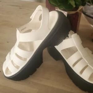 New Stomp Croc Fisherman Sandals